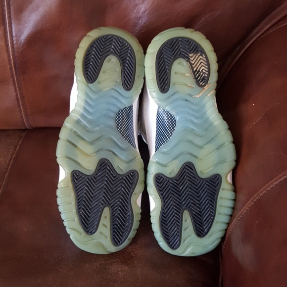 ***SOLD***  Nike air Jordan 11 size 6.5Y women's 8 - Picture 5 of 7